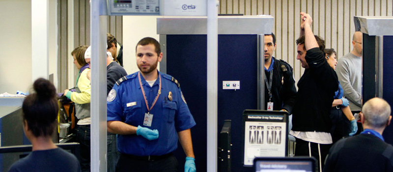 armas en los puntos de control de seguridad del aeropuerto