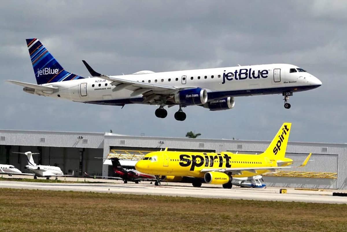 Si se aprueba la fusión de Spirit Airlines, JetBlue podría ofrecer nuevos vuelos a Hawái